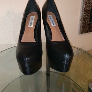 Steve Madden black heel